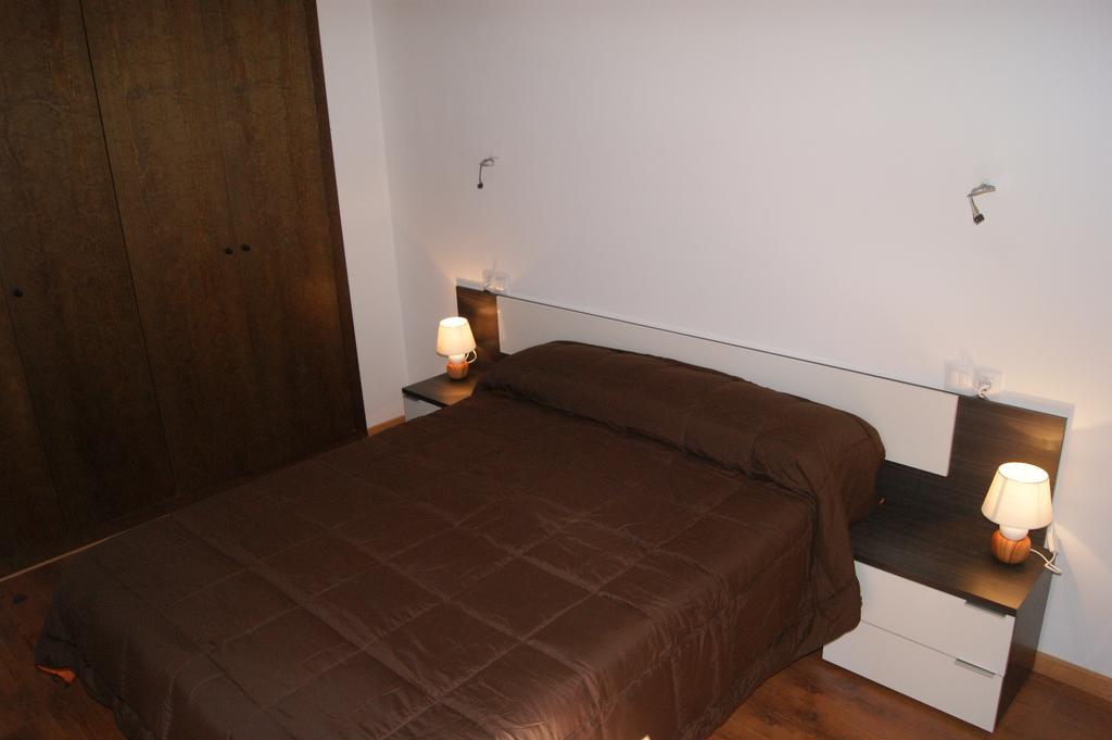 Apartaments Els Esquiadors Llorts Екстер'єр фото