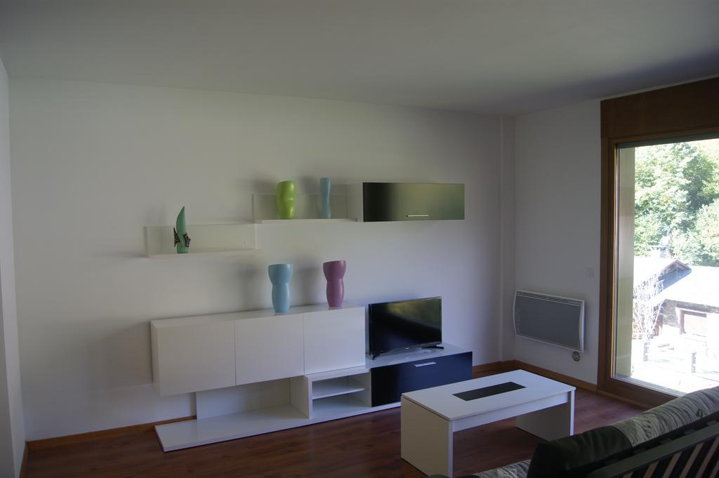 Apartaments Els Esquiadors Llorts Екстер'єр фото