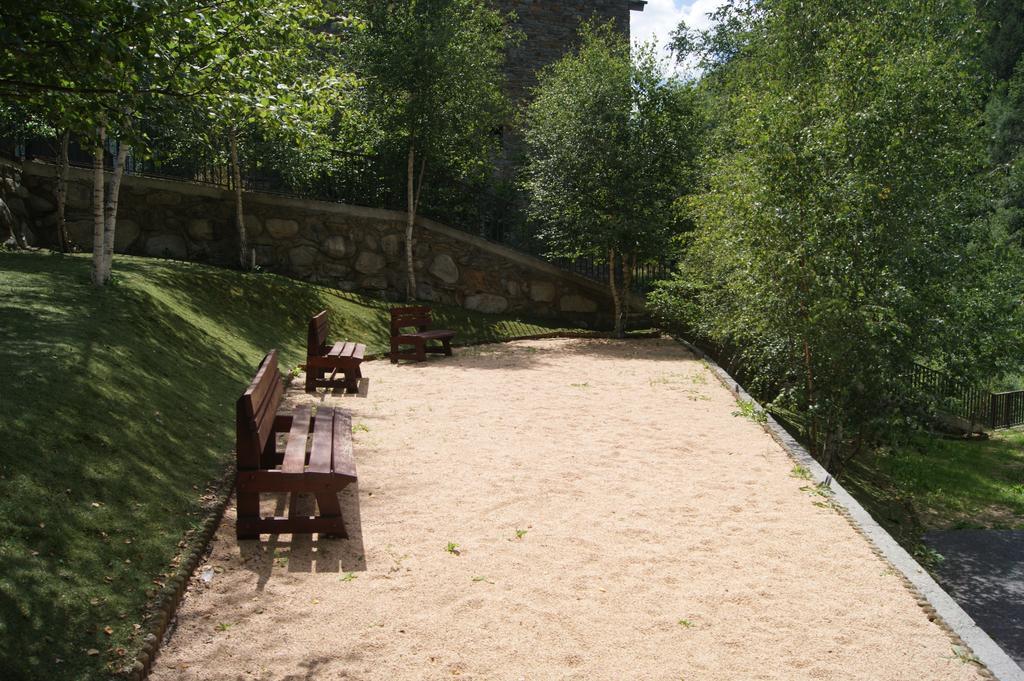 Apartaments Els Esquiadors Llorts Екстер'єр фото