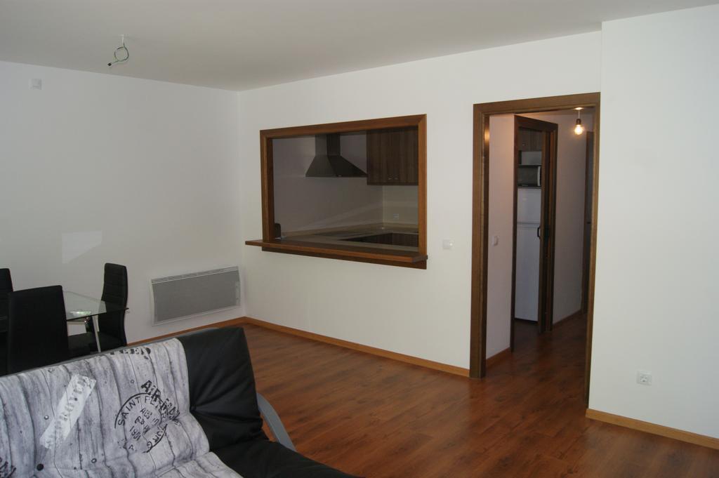 Apartaments Els Esquiadors Llorts Екстер'єр фото